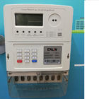 O LCD indica o medidor elétrico trifásico do IEC 62053 que trabalha a escala larga da tensão